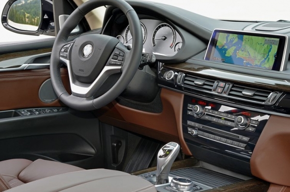 https://wcar.sets.lv/cars/BMW/X5/1385119450-1 (7).jpg